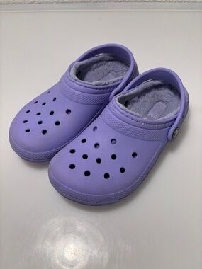 CROCS Kids Classic Lined Clog in Lavender, Size J2